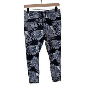 Nike Dri-Fit Women's Running Athletic Cropped Leggings, New with Tags